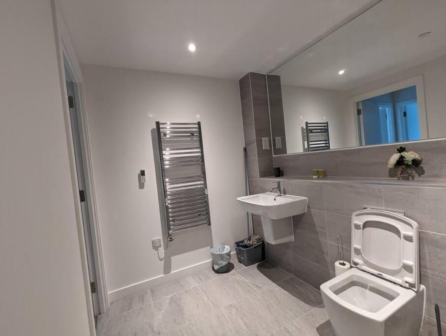 Lovely 1 Bed Apartment - Old Trafford Manchester Zewnętrze zdjęcie